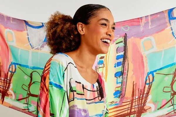 Na imagem com cor, Papel Craft lança colaboração fashion com os artistas Tatt e Santo