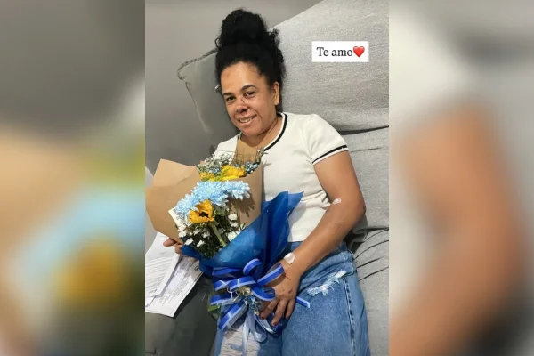 Mulher resgatada após ser jogada de penhasco pelo ex em BH recebe alta