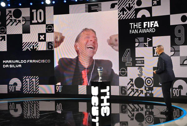 Premiado pela Fifa, Marivaldo representa amor incondicional no futebol