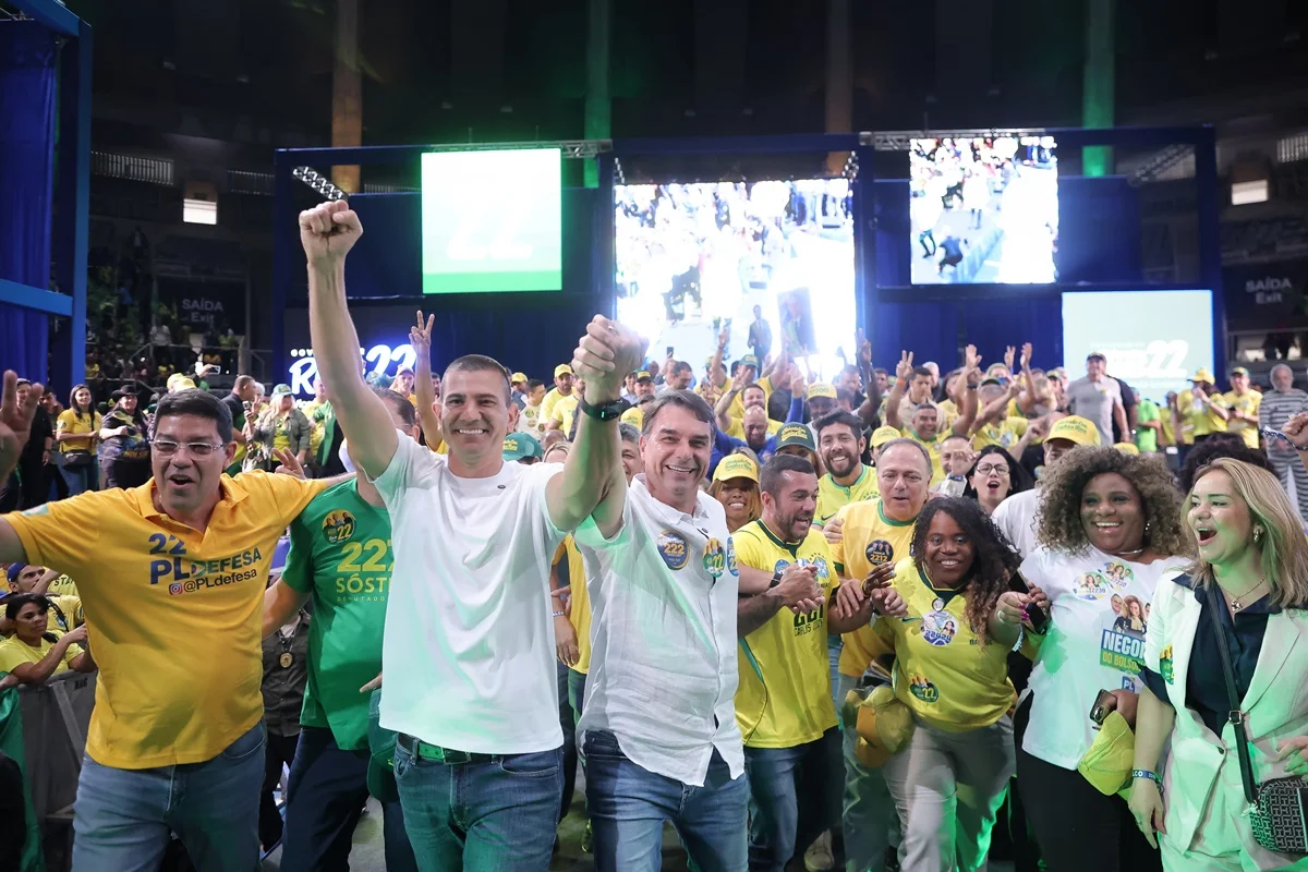 No RJ, Flávio defende anistia, castração química e o Bolsa Família - imagem 3 No RJ, Flávio defende anistia, castração química e o Bolsa Família - imagem 3