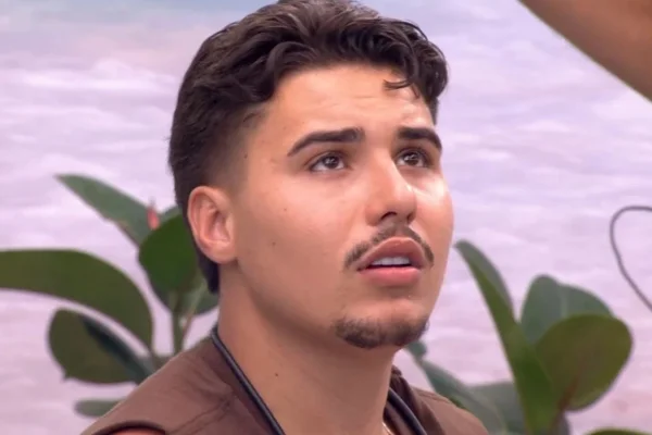 Defesa de ex-BBB Pedro se pronuncia após invasão à casa da ex