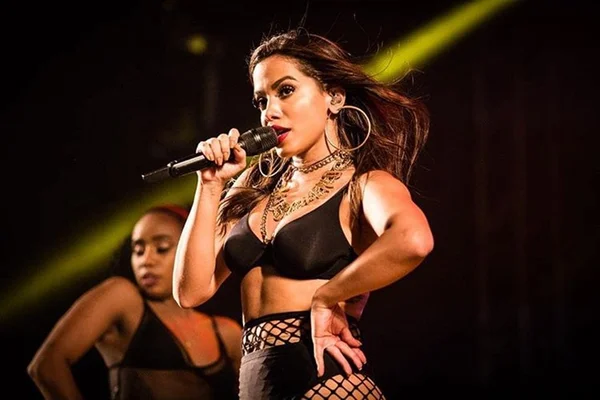 Anitta confirma que agora é vegana: “Vamos tentando”