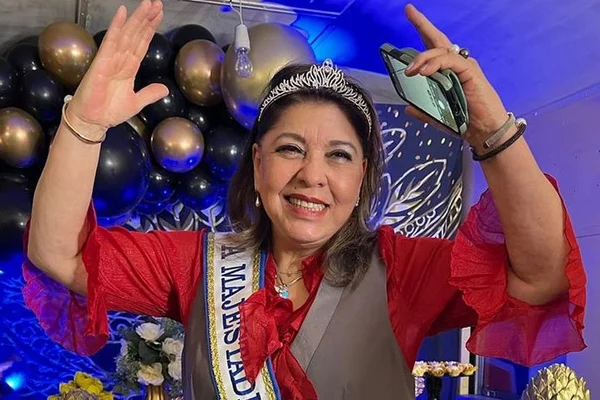 Foto colorida de Roberta Miranda