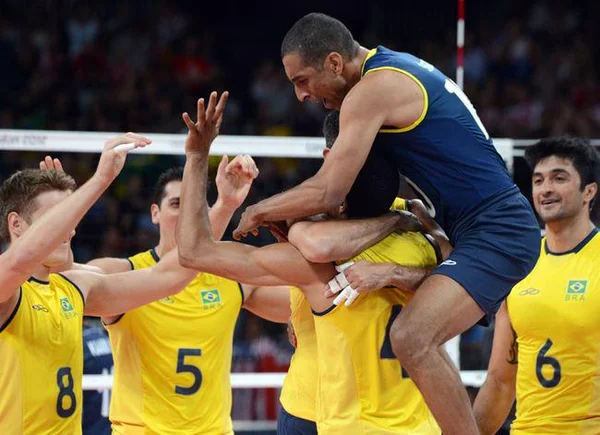 Depois de perder primeiro set, seleção masculina de vôlei bate México