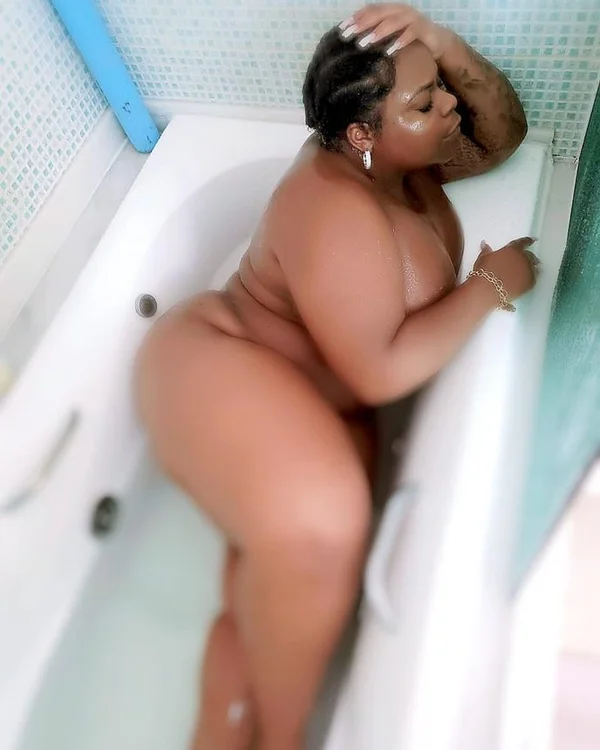 “Quer meu lugar de musa”, brinca Solange Gomes com Jojo Todynho - destaque galeria “Quer meu lugar de musa”, brinca Solange Gomes com Jojo Todynho - destaque galeria