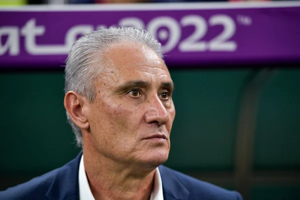 Tite não pode convocar substitutos de Gabriel Jesus e Alex Telles