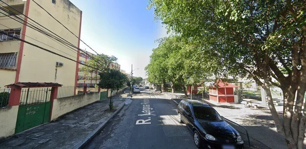 Rua onde seis pessoas foram atingidas por tiros em Inhaúma