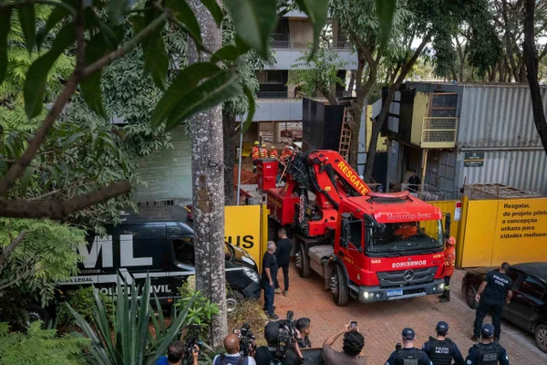 Corpo de operário morto em obra da Lotus levou 5h para ser retirado