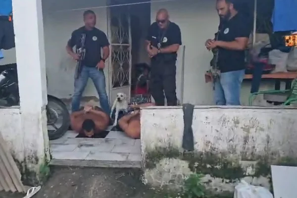 Polícia prende líder de quadrilha de roubo de carga escondido no RJ