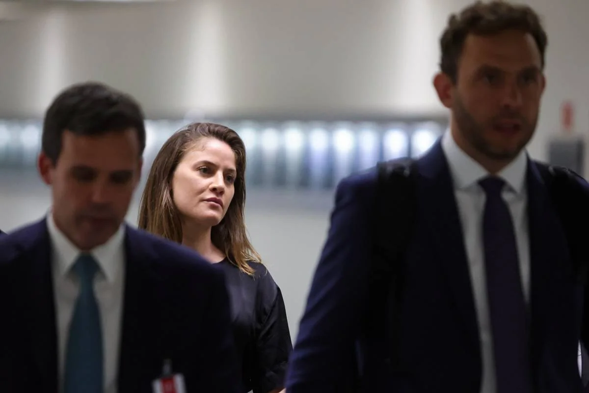 Filha de Adriana Villela, Carolina Villela acompanha julgamento da mãe no STJ Filha de Adriana Villela, Carolina Villela acompanha julgamento da mãe no STJ