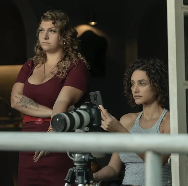 imagem colorida Ingrid Klug e Debora Nascimento