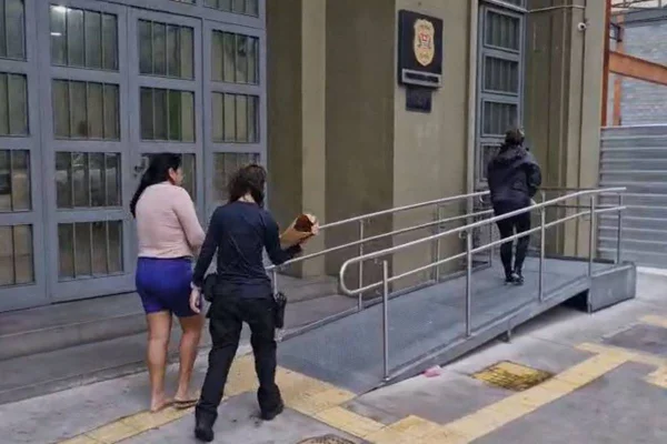 Mulher presa por furtar shoppings