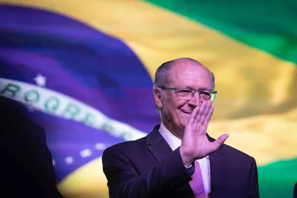 Alckmin sobre condenação de Bolsonaro: “Ninguém está acima da lei”
