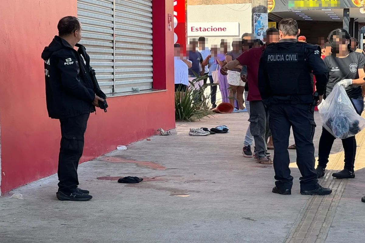 Jovem que bebia com família é morto a facadas Jovem que bebia com família é morto a facadas