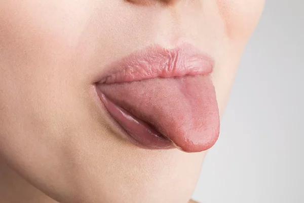 Raspar a língua: por que a técnica é importante para a saúde?