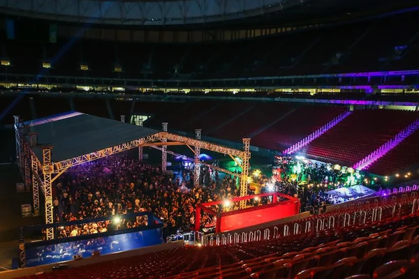Festa Esbórnia agita Estádio Nacional Mané Garrincha