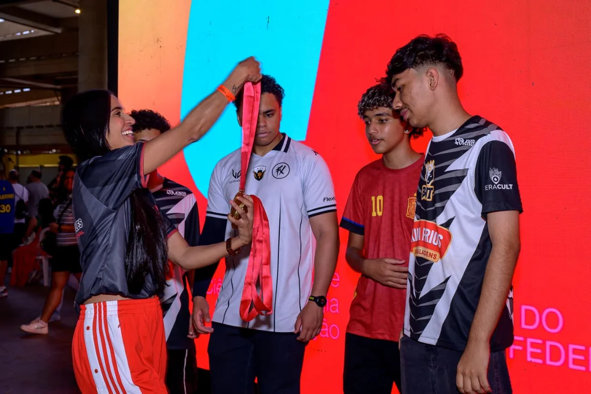 A equipe BN Team Solid foi campeã da competição de Free Fire. O time é formado por João Pedro, Brayan Mendes, Daniel de Oliveira e Gabriel Almeida A equipe BN Team Solid foi campeã da competição de Free Fire. O time é formado por João Pedro, Brayan Mendes, Daniel de Oliveira e Gabriel Almeida