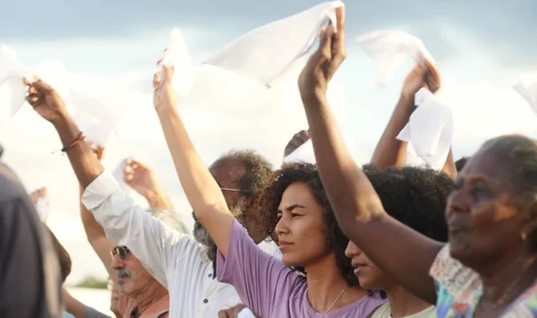 Filme Bacurau ganha pré-estreia em 21 cidades, incluindo Brasília