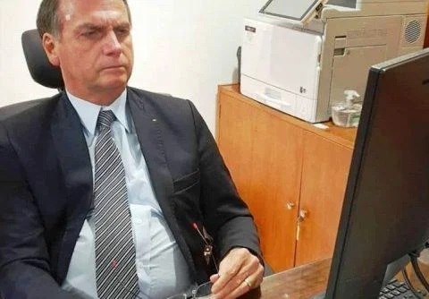 Governo ensina servidores a converter “duas frases em textão”