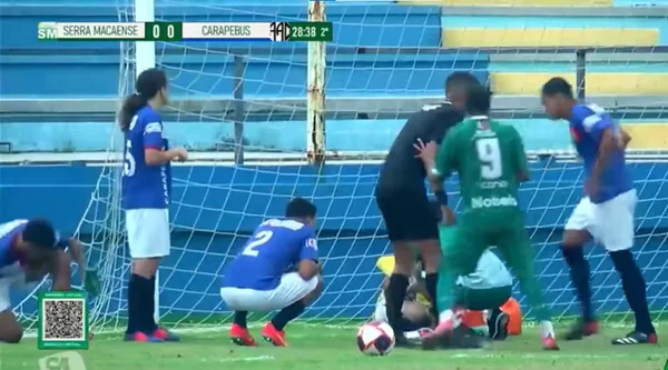 Tiroteio interrompe partida de futebol no RJ