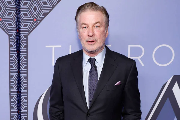 Julgamento de Alec Baldwin por tiro em set é marcado; veja a data