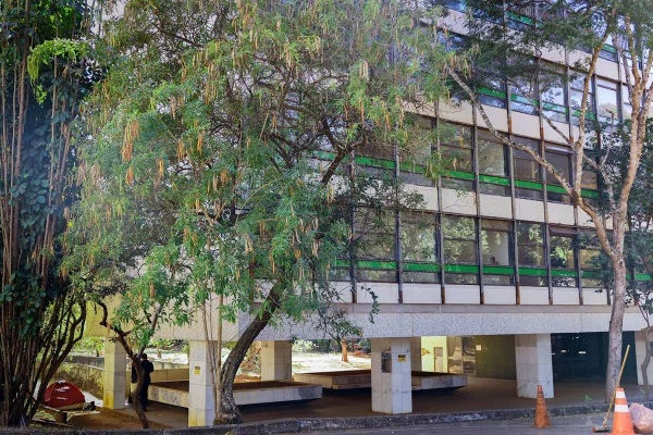 Imóveis funcionais blocos K e L 202 Norte