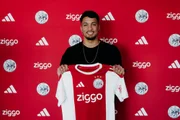 Ajax pagou 20 milhões de euros ao Al-Hilal por Marcos Leonardo. Ajax pagou 20 milhões de euros ao Al-Hilal por Marcos Leonardo.