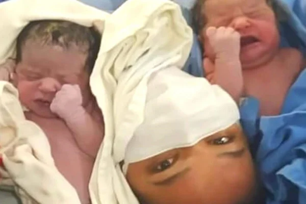 Joice Carvalho, mãe das pequenas Jannie Elizabeth e Maria Letícia