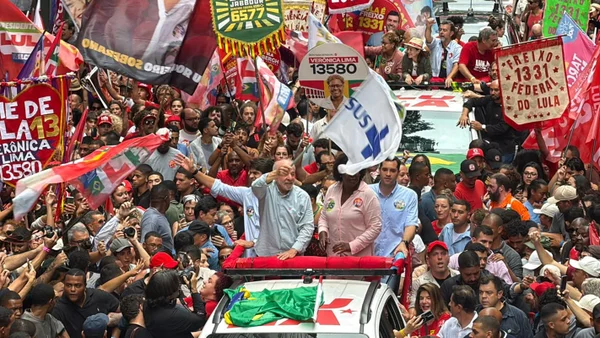 Presidente Lula em ato de campanha no Rio de Janeiro