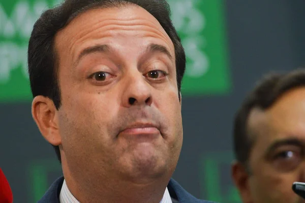 Entidades de servidores reagem ao nome de Moura para diretor da Anvisa