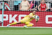Lorena é indicada à Bola de Ouro como melhor goleira da temporada - imagem 2