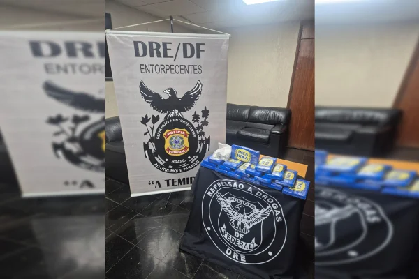 PF prende 2 homens com 20 kg de cocaína dentro de carro em Planaltina