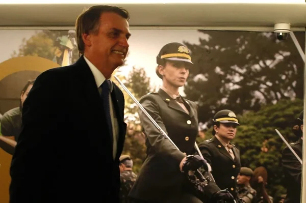 Exército virtual de Bolsonaro perde fôlego na defesa do governo