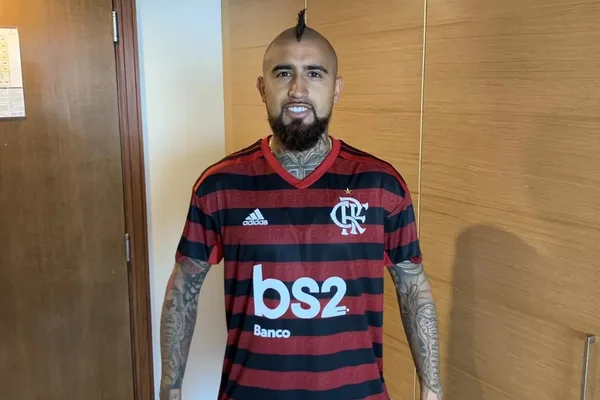 Foto colorida de Arturo Vidal
