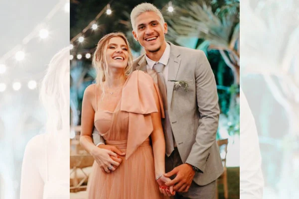 Pedro, do Flamengo, pede namorada em casamento após ser convocado