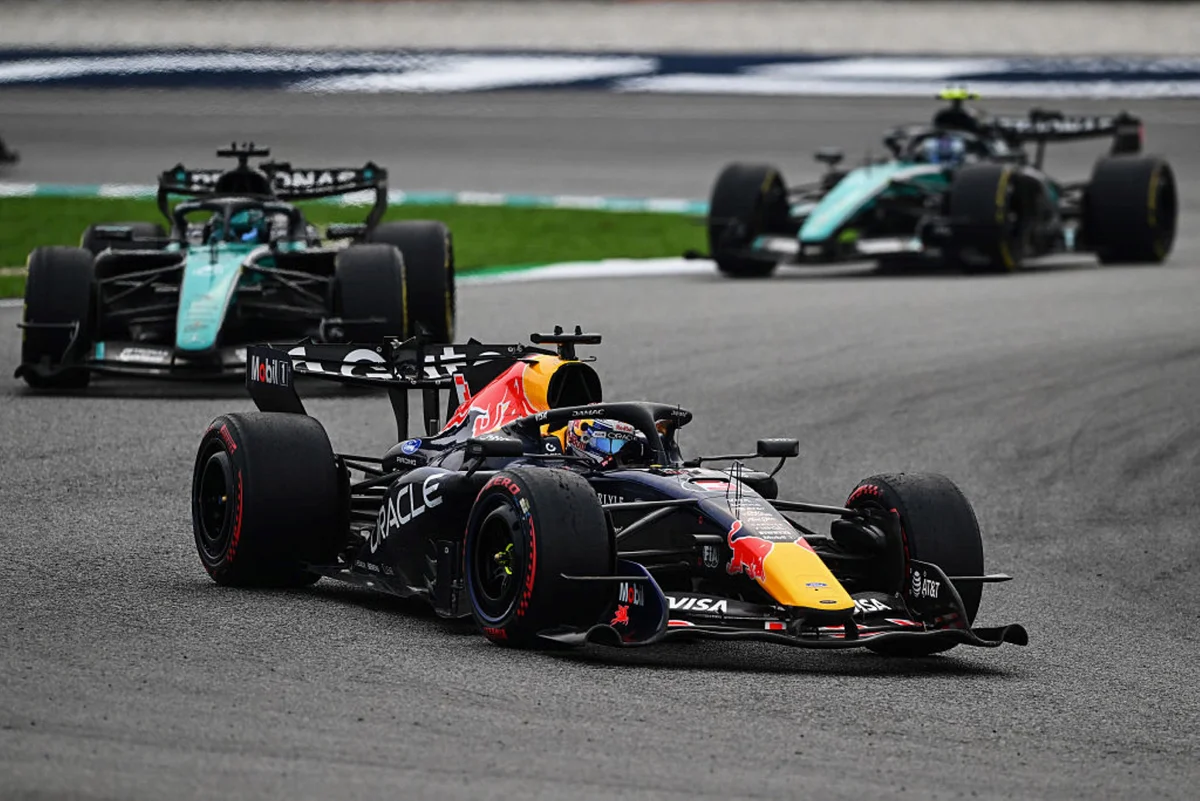 F1: Verstappen supera Prost e chega a 11 temporadas seguidas com vitória - imagem 1 F1: Verstappen supera Prost e chega a 11 temporadas seguidas com vitória - imagem 1