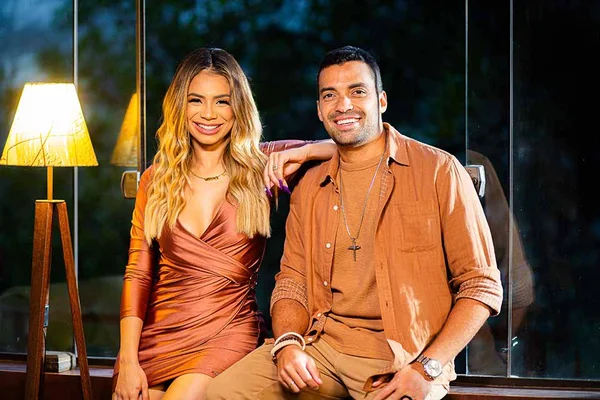 Lexa e Gustavo Lins no clipe Tantas Lembranças - Metrópoles