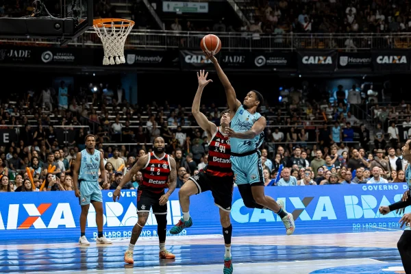 NBB: Brasília Basquete vence com show da defesa e recorde de público