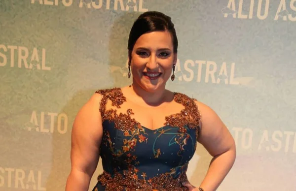 Atriz da Globo perde 46 quilos e volta às novelas: “Perdi uma Sandy”