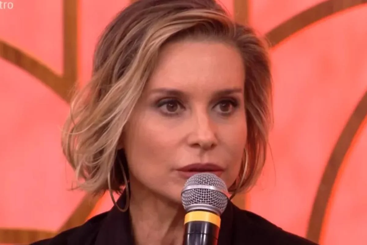 A atriz Paula Burlamaqui A atriz Paula Burlamaqui