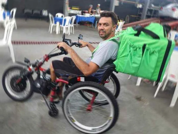 Conheça a trajetória do uber cadeirante, baleado com 21 anos
