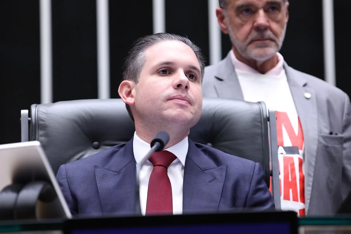 PT aguarda 2º turno antes de declarar apoio à reeleição de Motta
