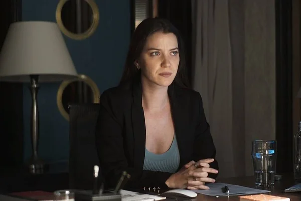 A Dona do Pedaço: Fabiana faz falsa caridade e é desmascarada