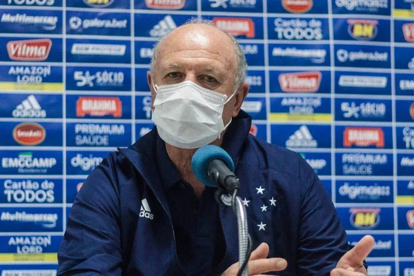 Felipão em entrevista coletiva do Cruzeiro