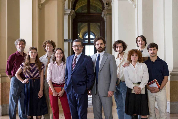 Elenco de Argentina, 1985 alerta para perigo de governos ditatoriais