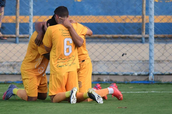 Com show de Hernane Brocador, Brasiliense vence o Grêmio Anápolis