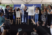A cerimônia contou com a presença do ministro da Saúde, Alexandre Padilha, e de outras autoridades.