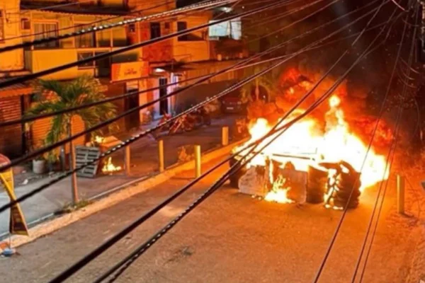Barricada pegando fogo