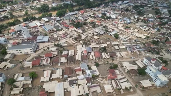 Fotos de drone mostram estragos e Rio do Sul coberta por lama de mais uma enchente