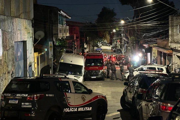 Rua em que ocorre sequestro. Homem mantém esposa refém - Metrópoles